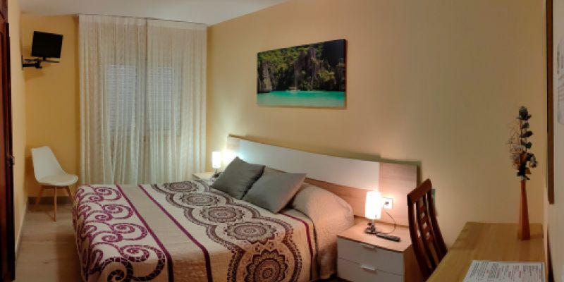 Habitación matrimonio Hostal La Llave Habitación matrimonio Hostal La Llave